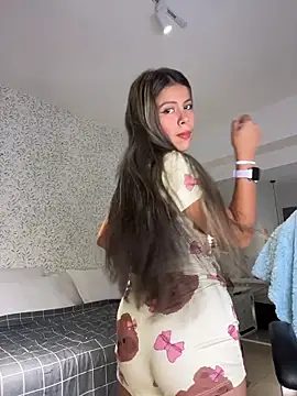 Snapshot of EMILIIA_RICHTER__ chatting on 2, 12, 2025 EMILIIA RICHTER online show from 2, 12, 2025