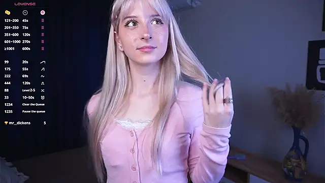 FridaAaberg online show from 24, 9, 2025