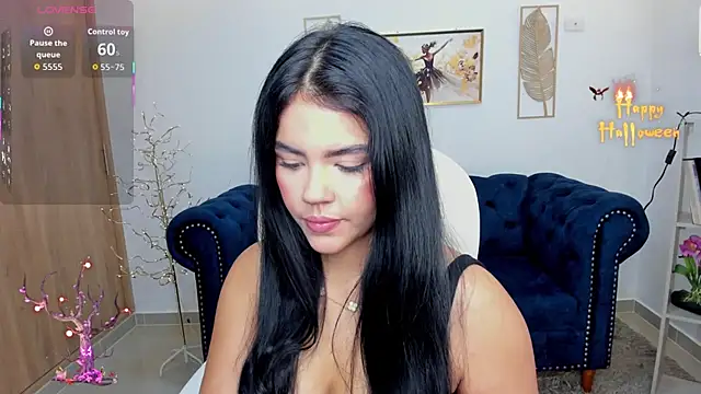 Snapshot of Mila_blaze chatting on 28, 10, 2025 Mila blaze online show from 28, 10, 2025