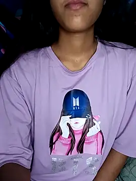 Snapshot of reetika6375 chatting on 6, 10, 2025 reetika6375 online show from 6, 10, 2025