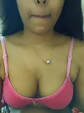 Snapshot of reetika6375 chatting on 18, 7, 2026 reetika6375 online show from 18, 7, 2026