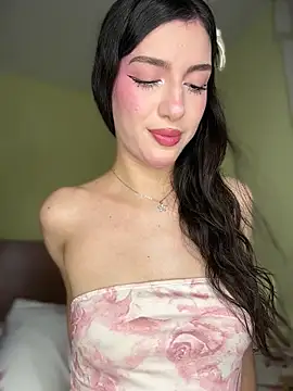 Snapshot of Emily-hottson chatting on 19, 7, 2026 Emily-hottson online show from 19, 7, 2026