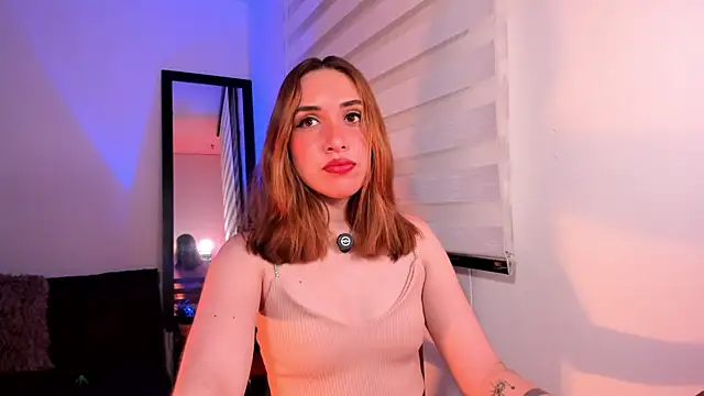 SarahCastillo  online show from 4, 10, 2025