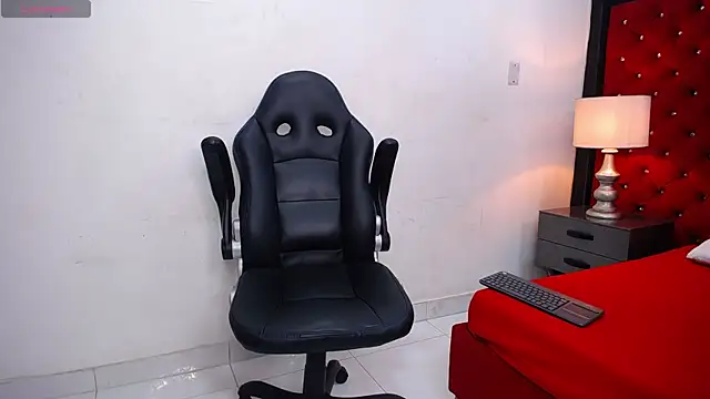 Snapshot of SkylerBigxxx chatting on 26, 9, 2025 SkylerBigxxx online show from 26, 9, 2025