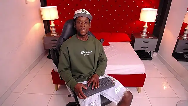 Snapshot of SkylerBigxxx chatting on 20, 10, 2025 SkylerBigxxx online show from 20, 10, 2025