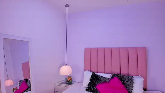 Snapshot of Amy_Ferreira chatting on 11, 11, 2025 Amy Ferreira online show from 11, 11, 2025