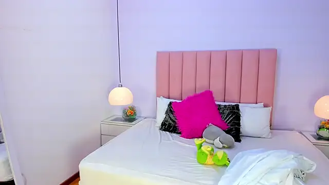 Snapshot of Amy_Ferreira chatting on 12, 11, 2025 Amy Ferreira online show from 12, 11, 2025