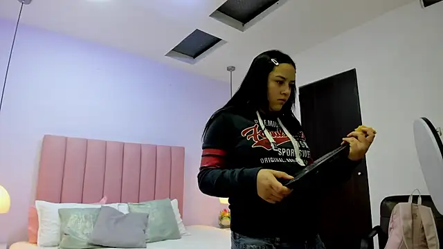 Snapshot of Amy_Ferreira chatting on 17, 11, 2025 Amy Ferreira online show from 17, 11, 2025