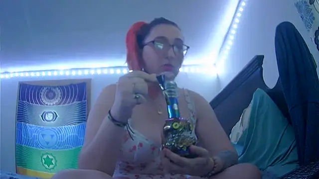 Snapshot of Violet-Dreamz333 chatting on 21, 12, 2025 Violet-Dreamz333 online show from 21, 12, 2025
