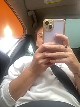 Cristalmegan online show from 27, 10, 2025