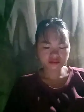 emly-xinh18 online show from 2, 10, 2025