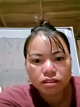 emly-xinh18 online show from 27, 10, 2025