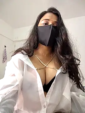 Snapshot of NainaNicks chatting on 8, 10, 2025 NainaNicks online show from 8, 10, 2025