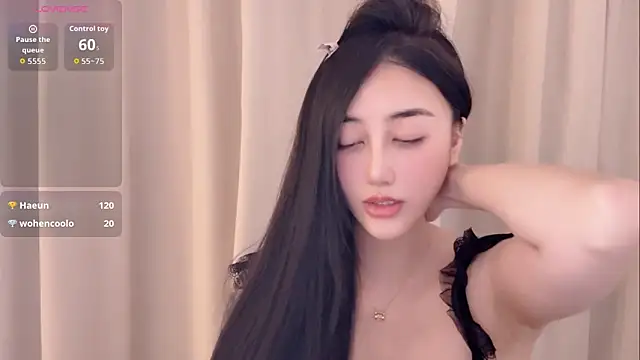 Snapshot of Melody-11 chatting on 28, 9, 2025 Melody-11 online show from 28, 9, 2025