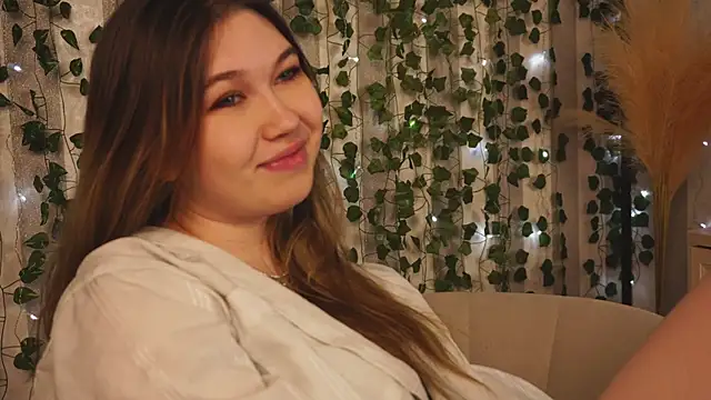 Snapshot of cheeky_cherry_juice chatting on 4, 11, 2025 cheeky cherry juice online show from 4, 11, 2025