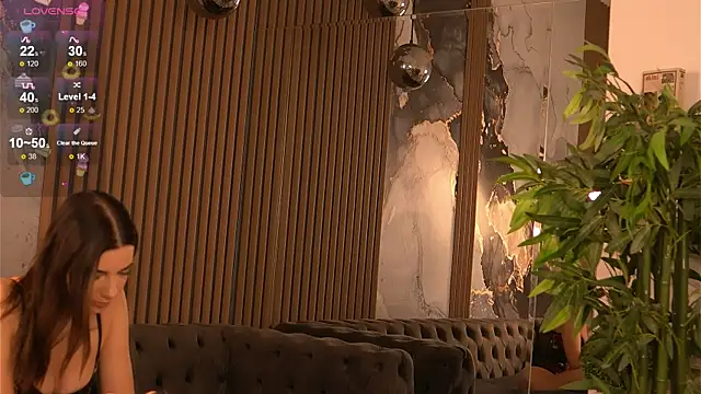 Snapshot of LunaVyx chatting on 3, 10, 2025 LunaVyx online show from 3, 10, 2025