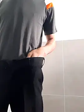 Snapshot of oi_novin2 chatting on 9, 11, 2025 oi novin2 online show from 9, 11, 2025