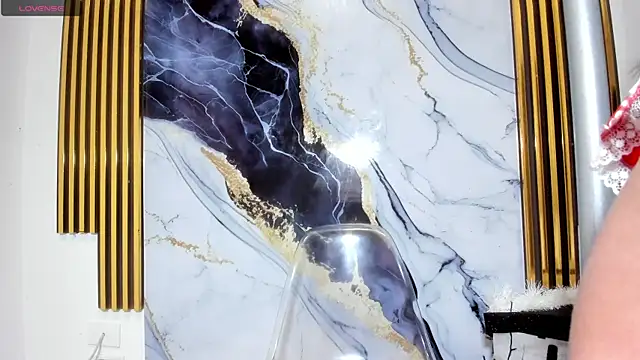 brittanyy20 online show from 10, 4, 2026