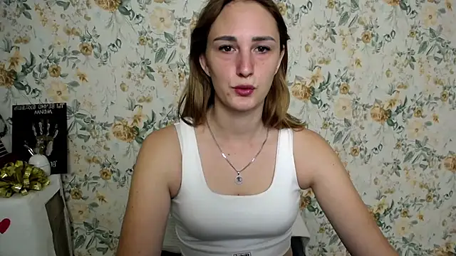 Snapshot of Milana_Cutie_ chatting on 30, 9, 2025 Milana Cutie online show from 30, 9, 2025