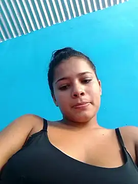 Snapshot of HOT_MOM34 chatting on 18, 10, 2025 HOT MOM34 online show from 18, 10, 2025