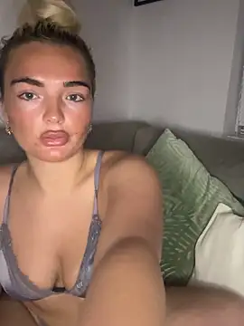 Snapshot of BelleXx chatting on 23, 9, 2025 BelleXx online show from 23, 9, 2025