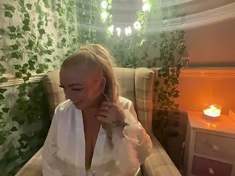 BonnyDesire online show from 21, 10, 2025