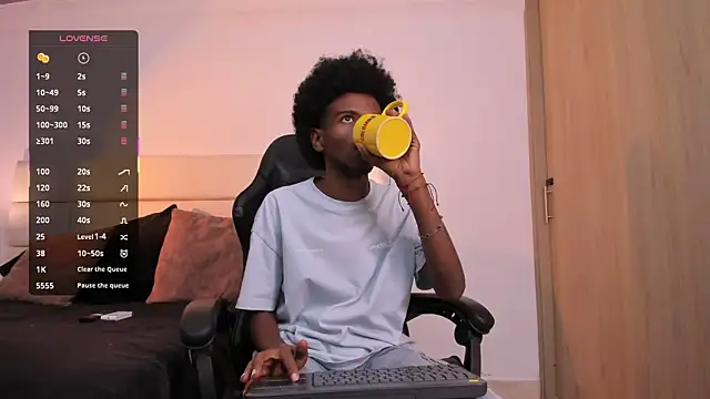 AllexJacob online show from 8, 11, 2025