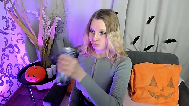  Velvet peach  online show from 2, 11, 2025