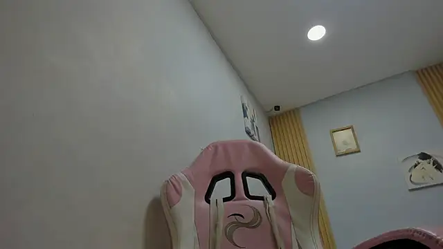 Dakota x18 online show from 10, 2, 2026