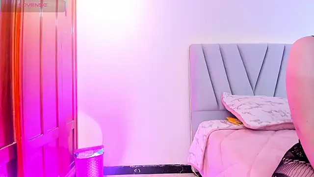 Doll lauren online show from 16, 10, 2025