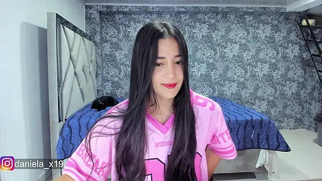 Snapshot of Daniela_x19 chatting on 26, 5, 2026 Daniela x19 online show from 26, 5, 2026