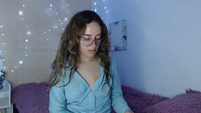 Snapshot of kat_desiree chatting on 27, 11, 2025 kat desiree online show from 27, 11, 2025