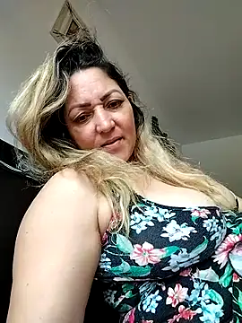 Snapshot of Lunita86 chatting on 25, 10, 2025 Lunita86 online show from 25, 10, 2025