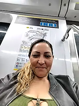 Snapshot of Lunita86 chatting on 1, 11, 2025 Lunita86 online show from 1, 11, 2025