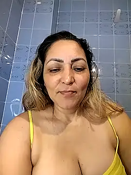 Snapshot of Lunita86 chatting on 6, 11, 2025 Lunita86 online show from 6, 11, 2025