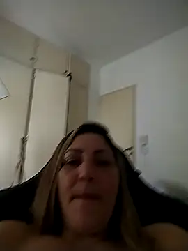 Snapshot of Lunita86 chatting on 15, 12, 2025 Lunita86 online show from 15, 12, 2025