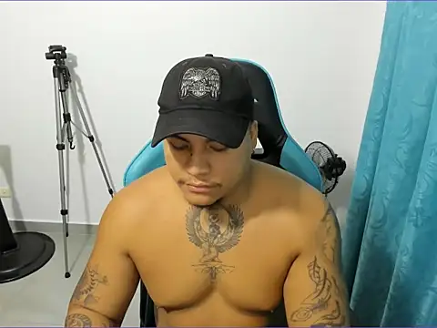 Snapshot of roughandreadyboys2 chatting on 17, 9, 2025 roughandreadyboys2 online show from 17, 9, 2025