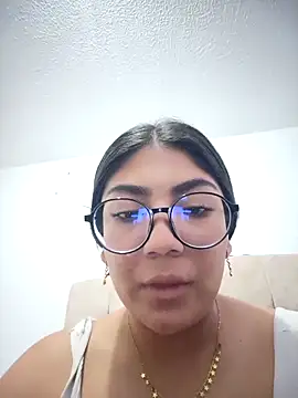 Snapshot of Violettabloom_ chatting on 10, 10, 2025 Violettabloom online show from 10, 10, 2025