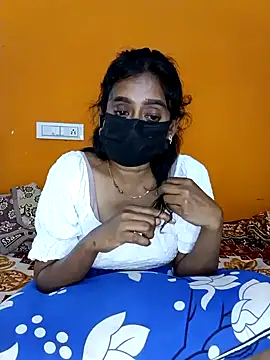 Snapshot of honeyqueen143 chatting on 25, 9, 2025 honeyqueen143 online show from 25, 9, 2025