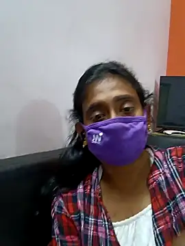 Snapshot of honeyqueen143 chatting on 26, 11, 2025 honeyqueen143 online show from 26, 11, 2025
