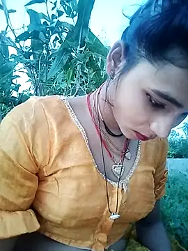 Snapshot of R_Roshni chatting on 4, 10, 2025 R Roshni online show from 4, 10, 2025