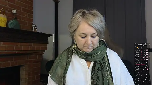 Snapshot of Marta_Wils chatting on 4, 10, 2025 Marta Wils online show from 4, 10, 2025