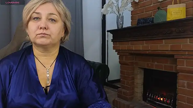 Snapshot of Marta_Wils chatting on 8, 10, 2025 Marta Wils online show from 8, 10, 2025