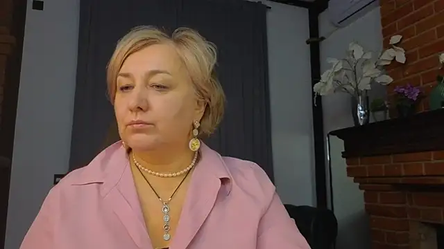 Snapshot of Marta_Wils chatting on 11, 10, 2025 Marta Wils online show from 11, 10, 2025