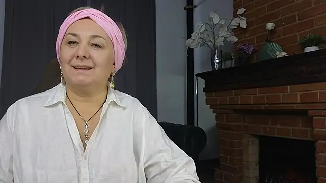 Snapshot of Marta_Wils chatting on 14, 10, 2025 Marta Wils online show from 14, 10, 2025