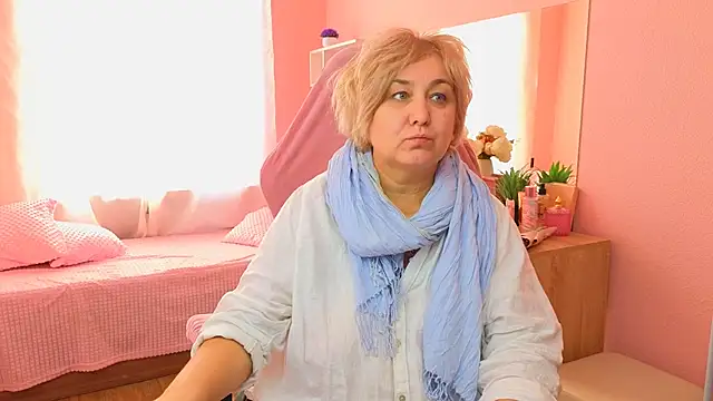 Snapshot of Marta_Wils chatting on 15, 10, 2025 Marta Wils online show from 15, 10, 2025