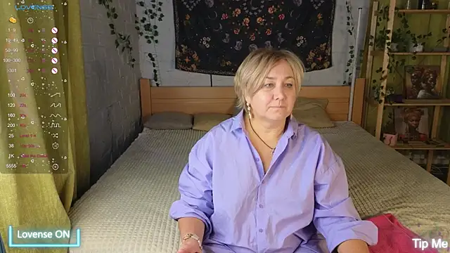 Snapshot of Marta_Wils chatting on 18, 10, 2025 Marta Wils online show from 18, 10, 2025