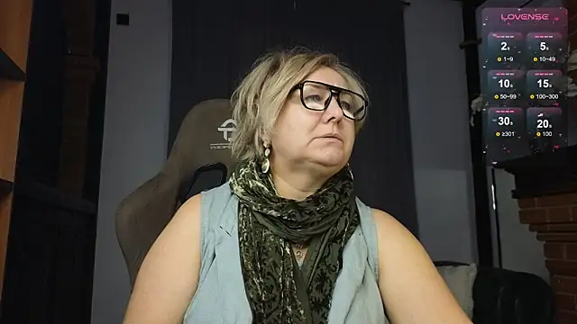 Snapshot of Marta_Wils chatting on 21, 10, 2025 Marta Wils online show from 21, 10, 2025