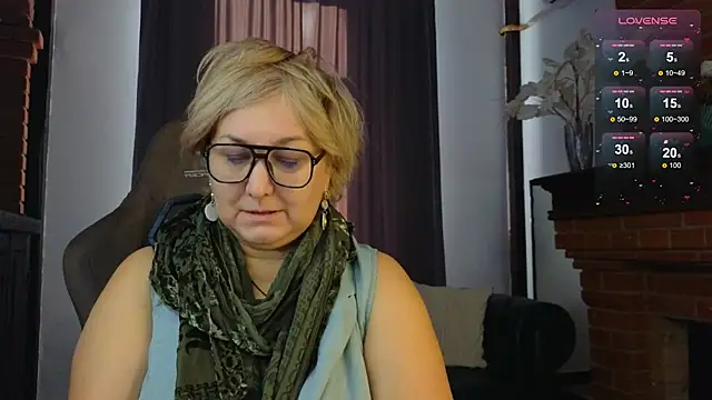 Snapshot of Marta_Wils chatting on 23, 10, 2025 Marta Wils online show from 23, 10, 2025