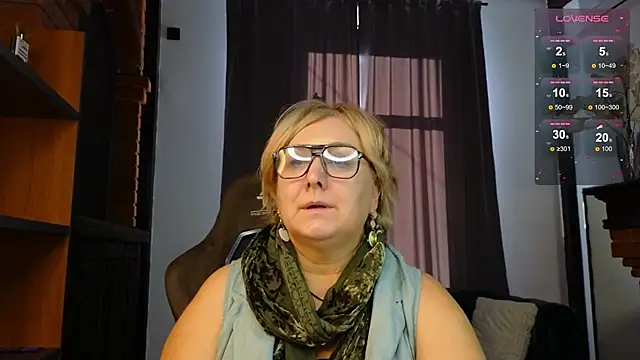 Snapshot of Marta_Wils chatting on 25, 10, 2025 Marta Wils online show from 25, 10, 2025